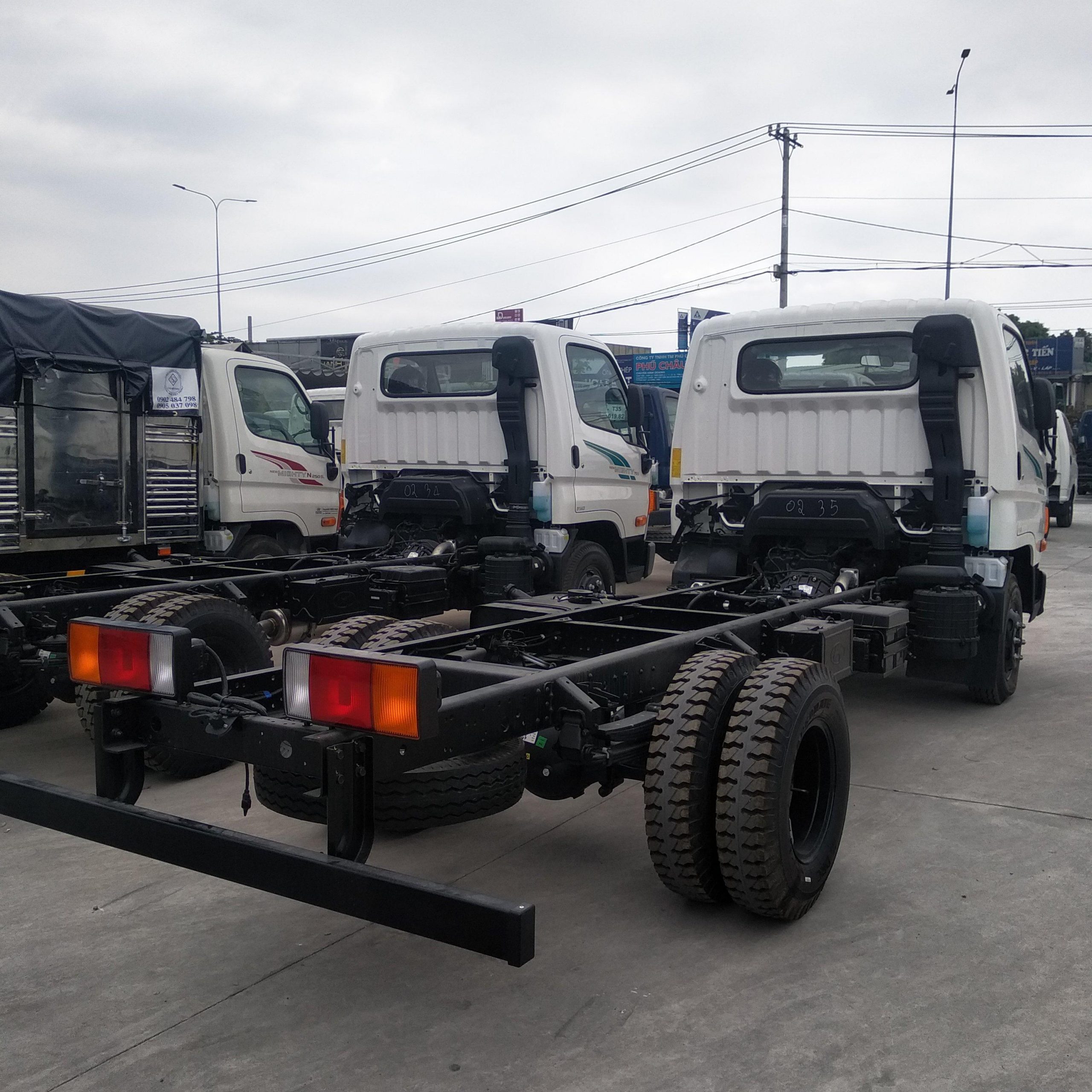 Hyundai Mighty 75S thùng mui bạt