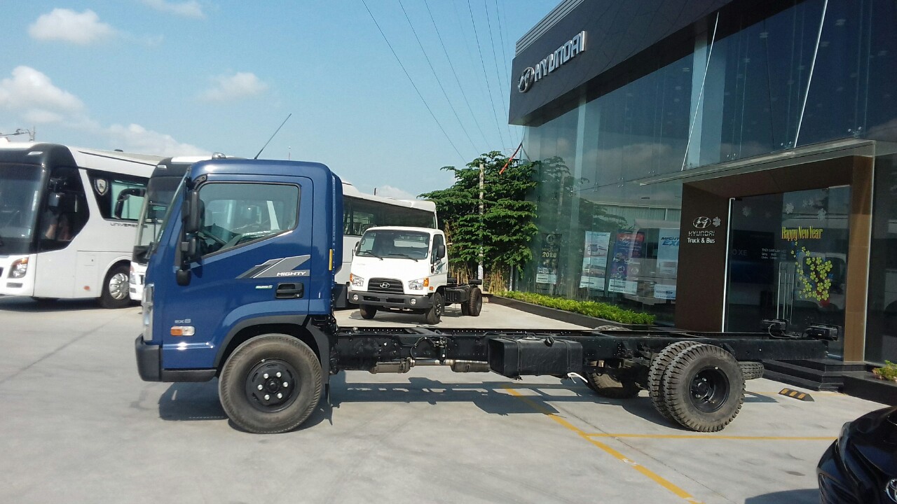 hyundai mighty ex8 cabin vuông