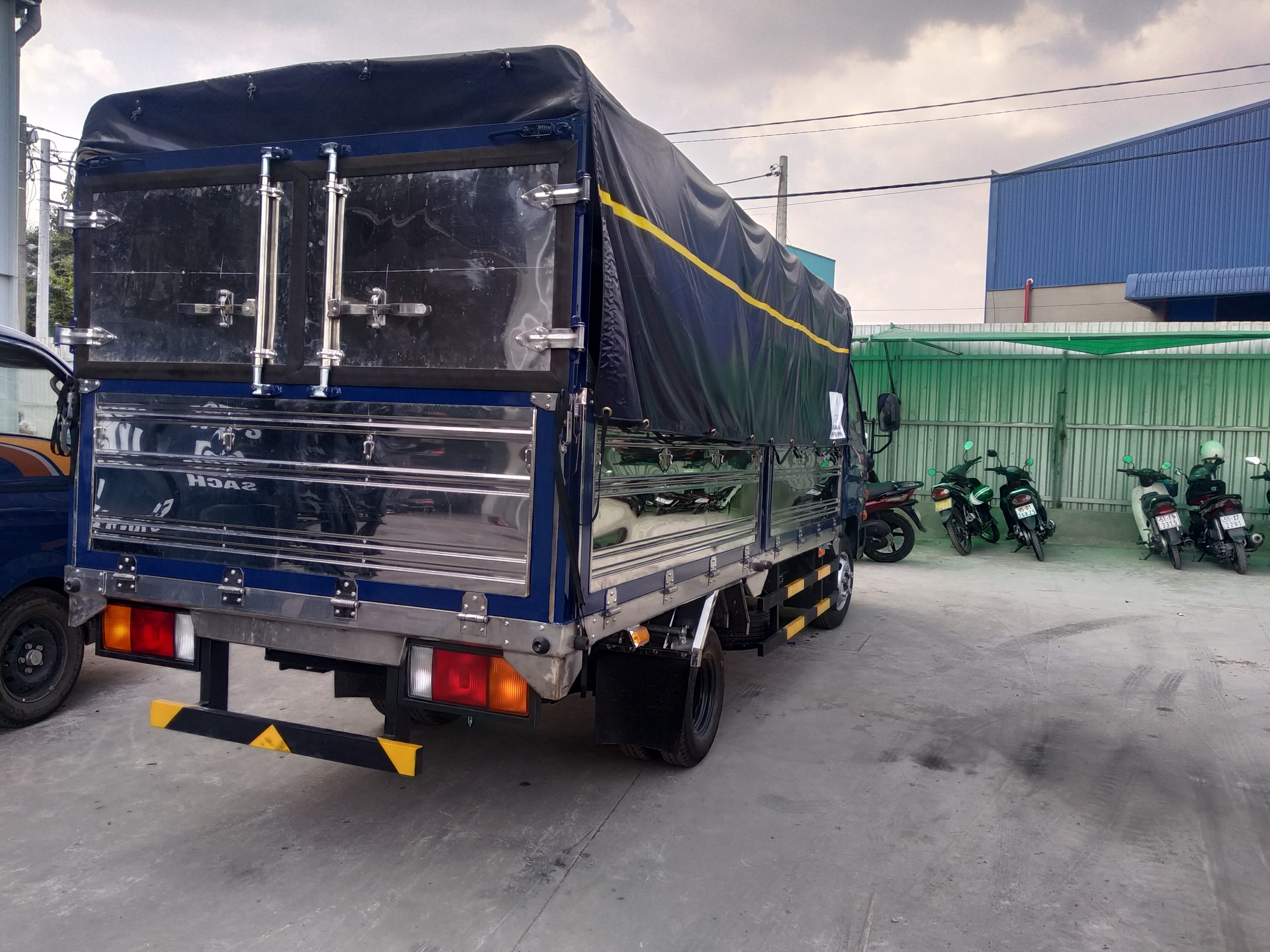 Hyundai New Mighty N250Sl thùng mui bạt Hyundai New Mighty N250Sl thùng mui bạt