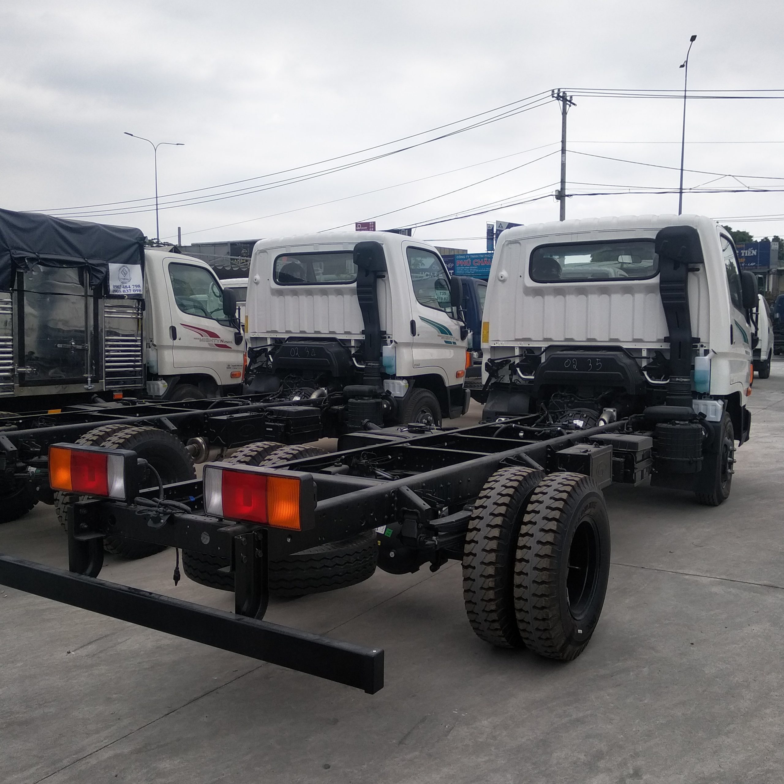 Hyundai Mighty 75s thùng đông lạnh.