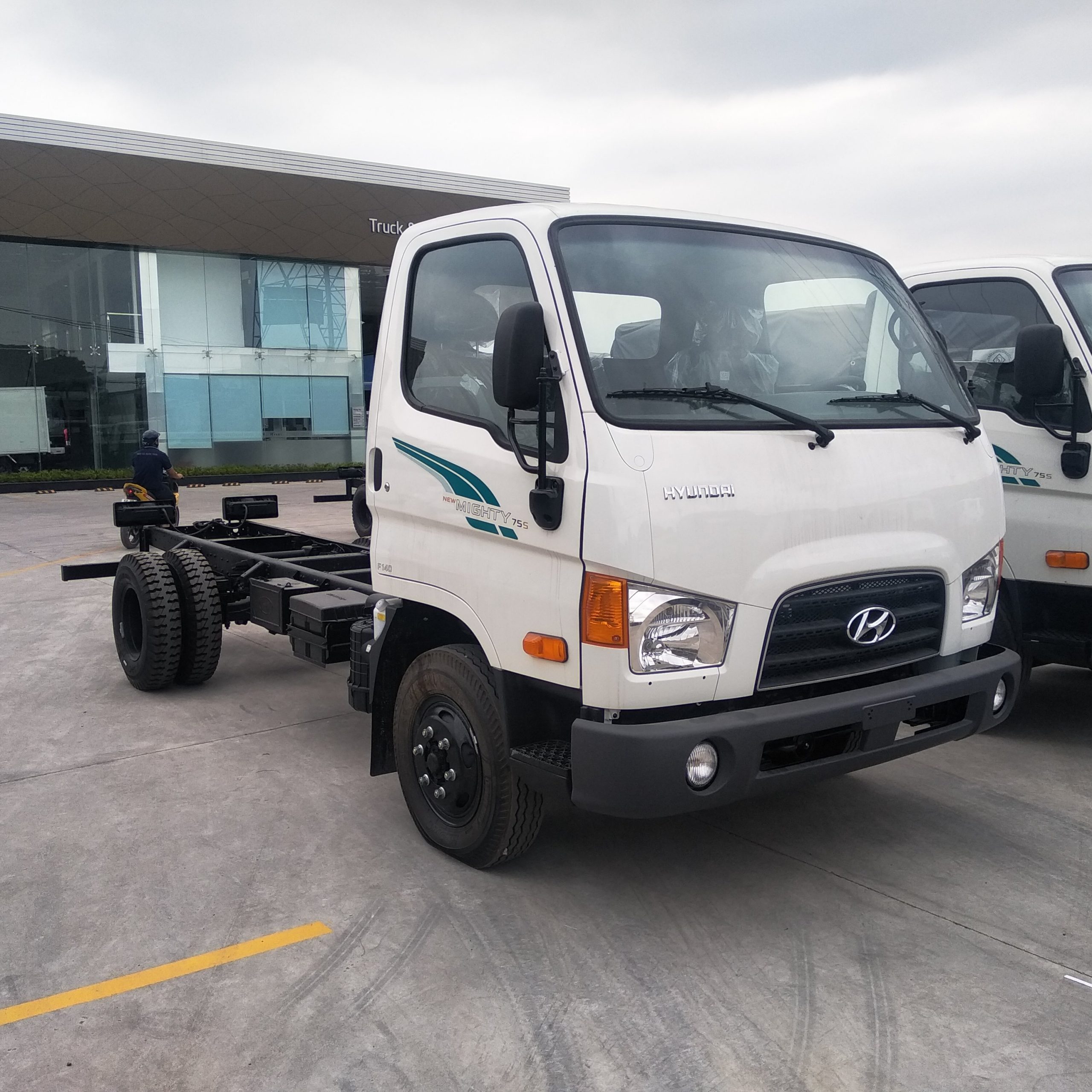 Hyundai Mighty 75s thùng đông lạnh.